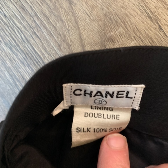 Chanel vintage silk skirt. Great condition size 2‎ - Picture 2 of 3